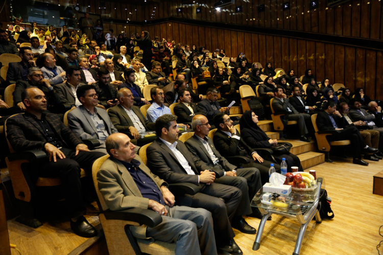 مدرسان نمونه دانشگاه جامع علمی کاربردی استان قزوین در سال ۹۷ معرفی شدند