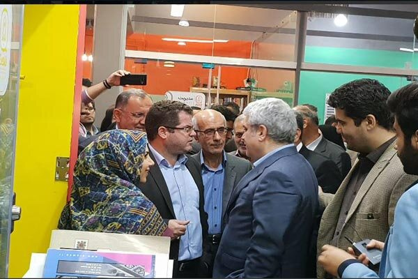 بازدید معاون علمی و فناوری رئیس جمهوری از باشگاه استارتآپ و کارآفرینی مرکز آموزش علمی کاربردی شهرداری قزوین