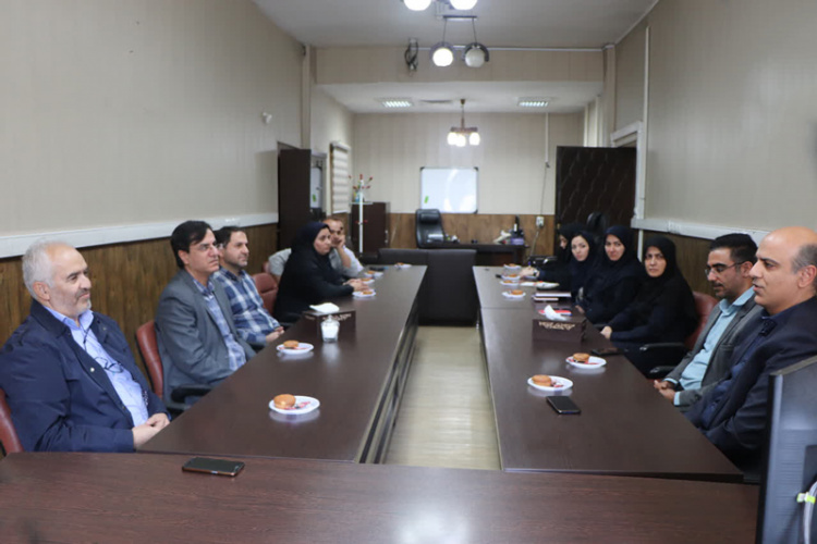 رئیس دانشگاه جامع علمی کاربردی استان قزوین از مرکز آموزش علمی کاربردی شهرداری قزوین بازدید کرد