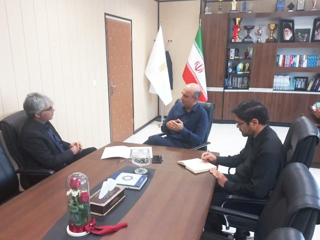 پیرو انعقاد تفاهمنامه همکاری دانشگاه و نظام صنفی رایانهای کشور صورت گرفت: تشکیل جلسه هماندیشی دانشگاه جامع علمی کاربردی استان و نظام صنفی رایانهای قزوین